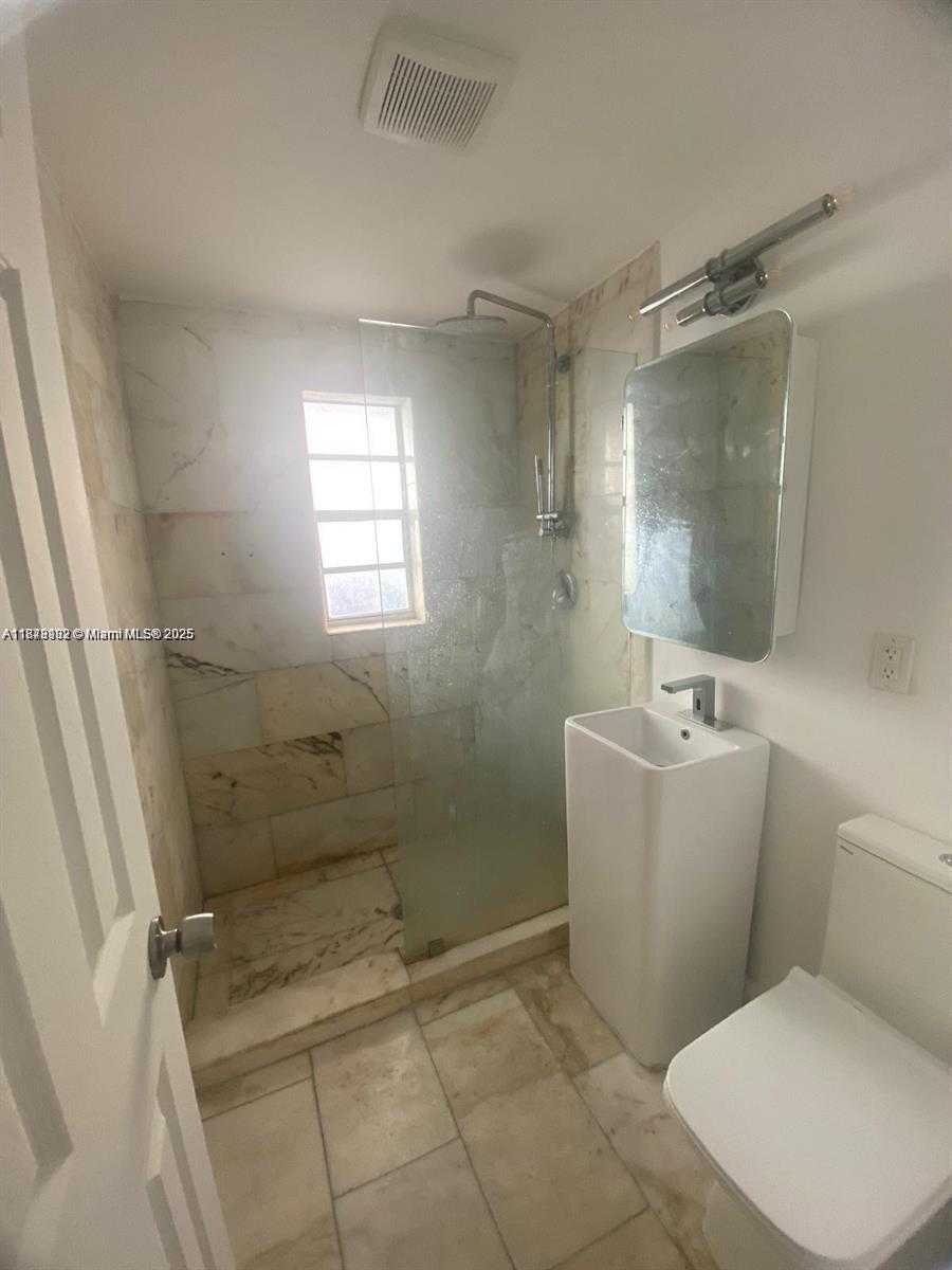 Small Image of 1526 PENNSYLVANIA AVE #10, Miami Beach Number 4