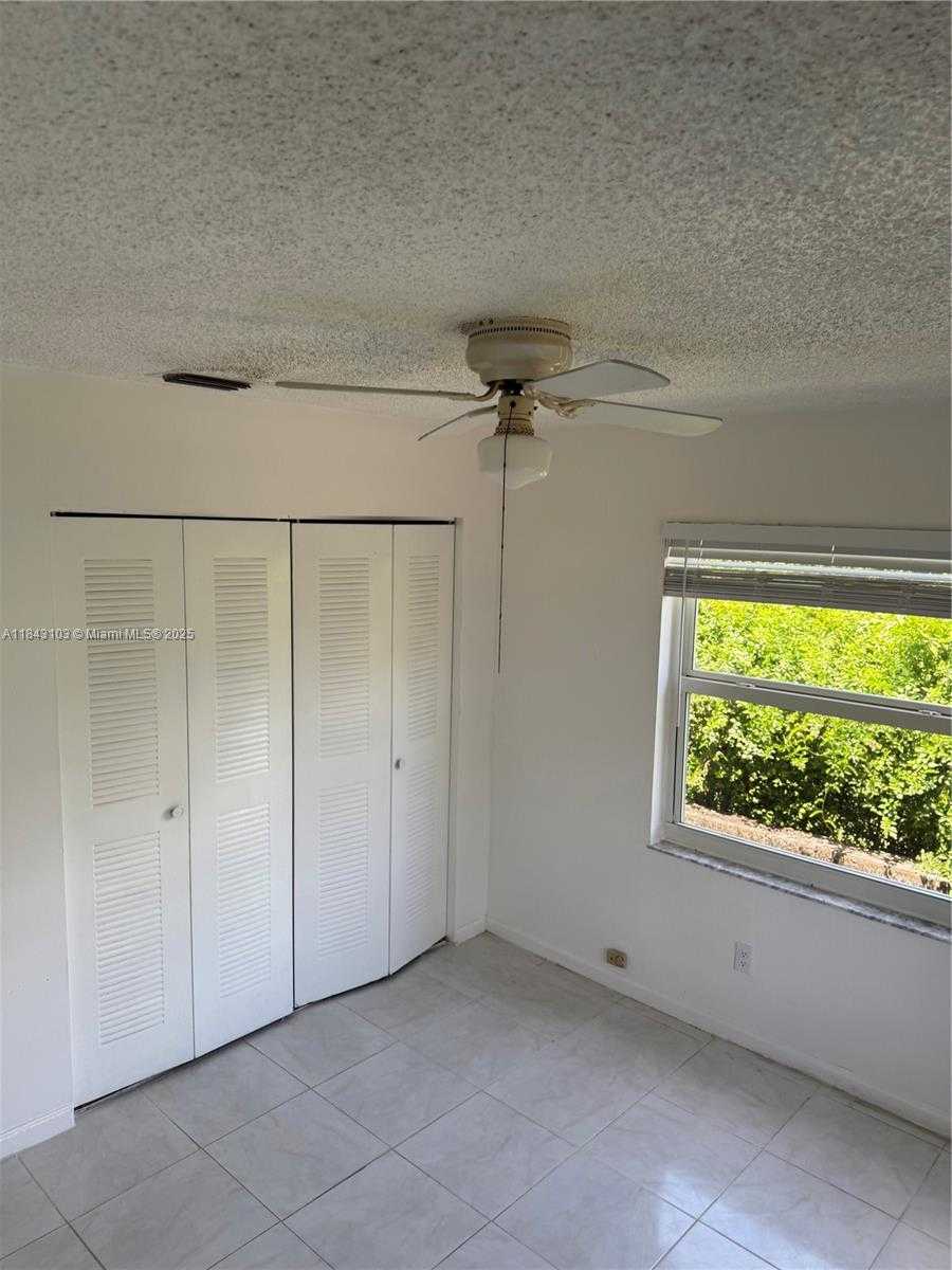 Small Image of 3794 FLORIDA AVE #3794, Miami Number 10