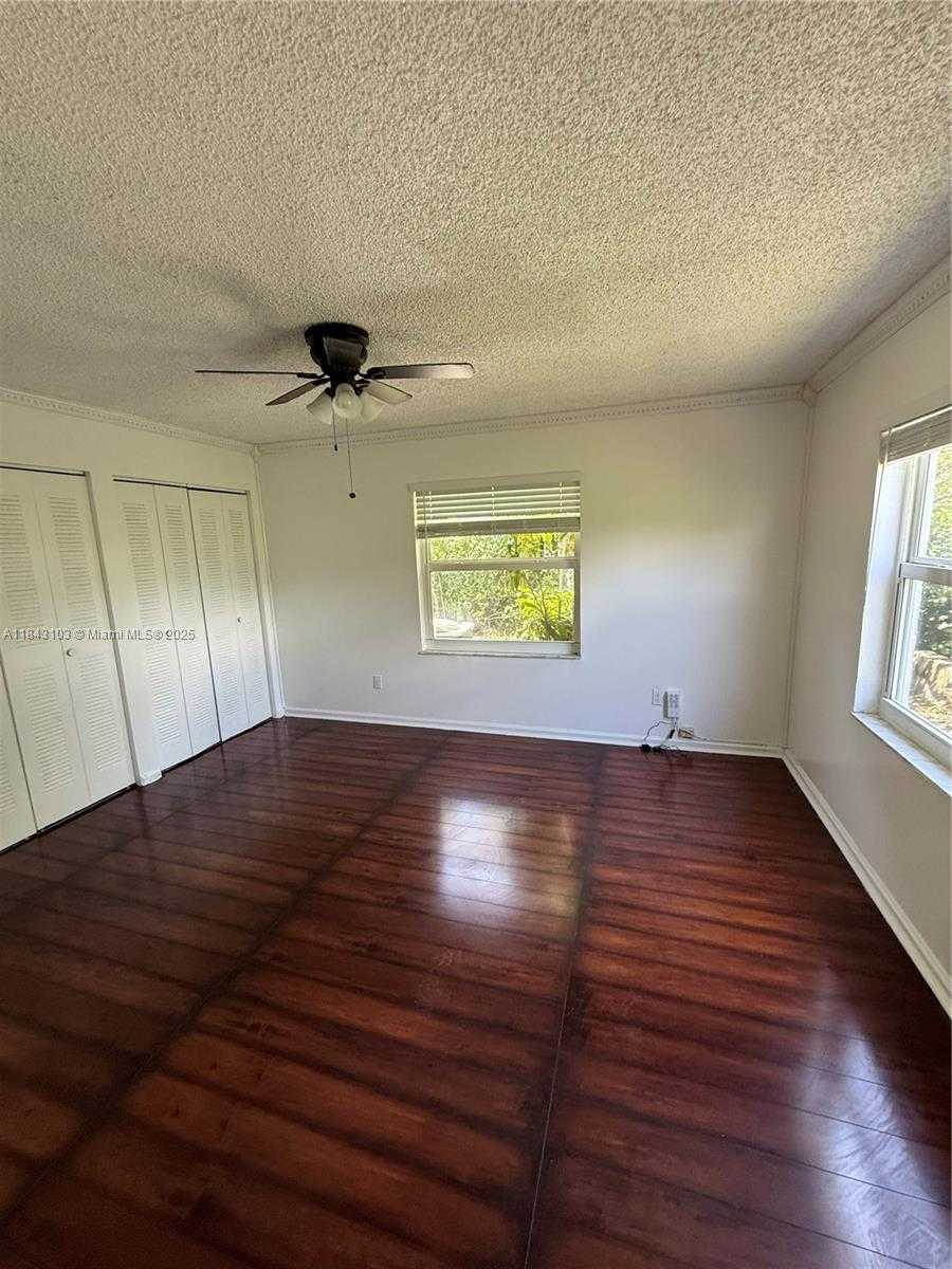 Small Image of 3794 FLORIDA AVE #3794, Miami Number 5