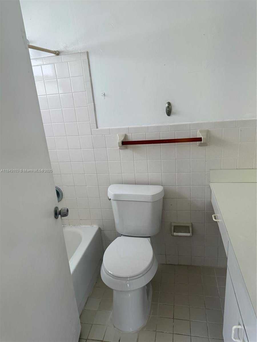 Small Image of 3794 FLORIDA AVE #3794, Miami Number 6