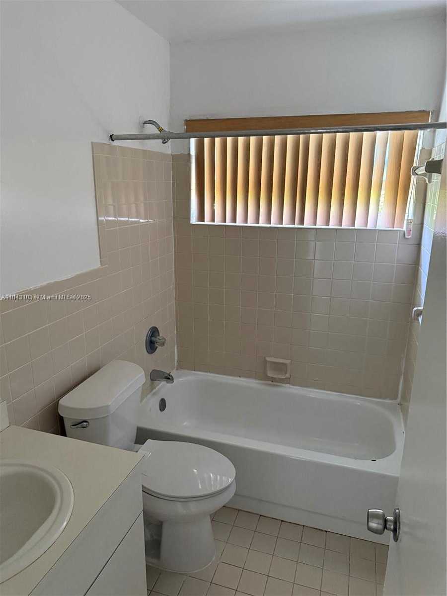 Small Image of 3794 FLORIDA AVE #3794, Miami Number 9
