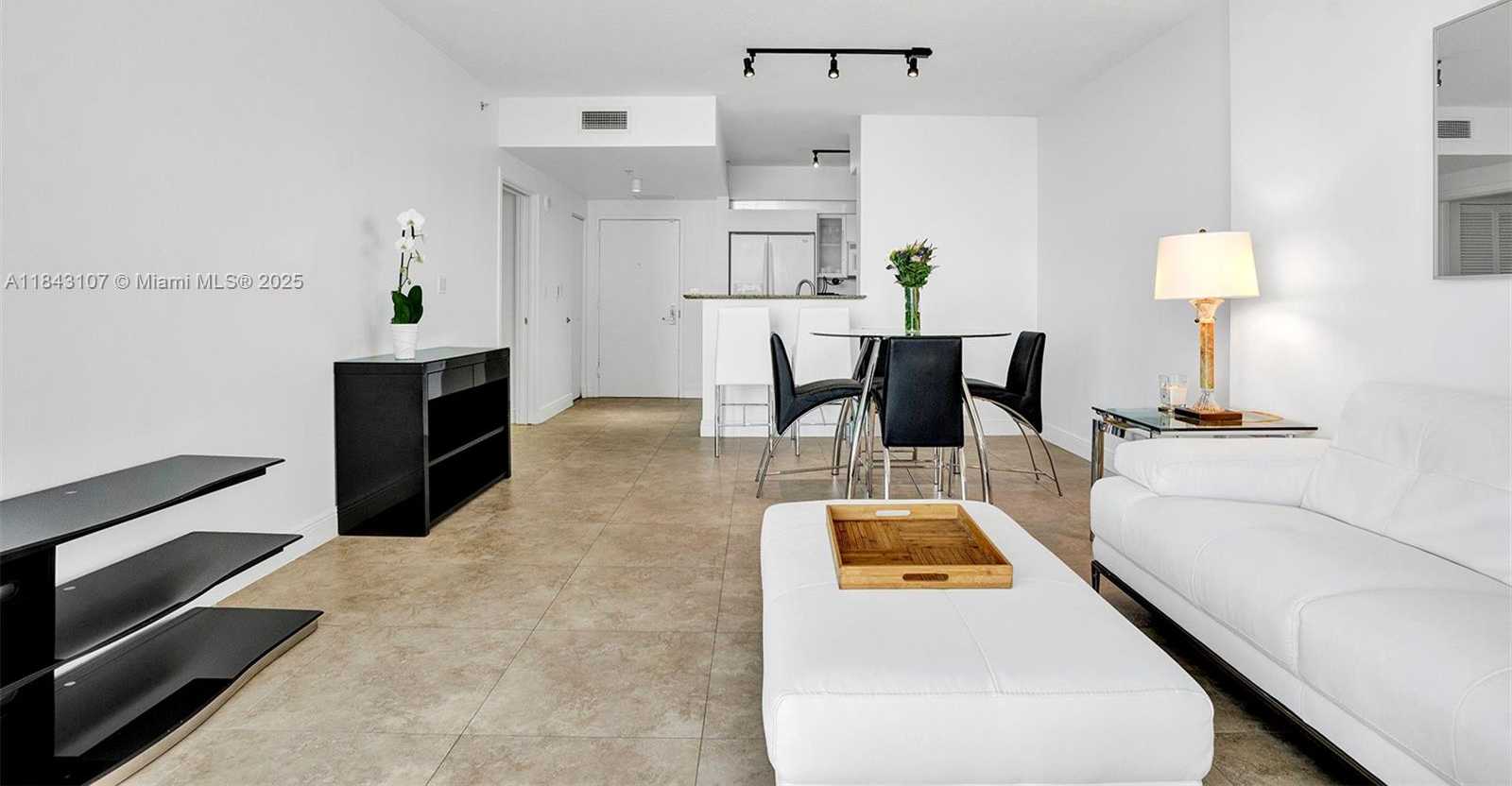 Small Image of 335 SOUTH BISCAYNE BLVD #2910, Miami Number 10