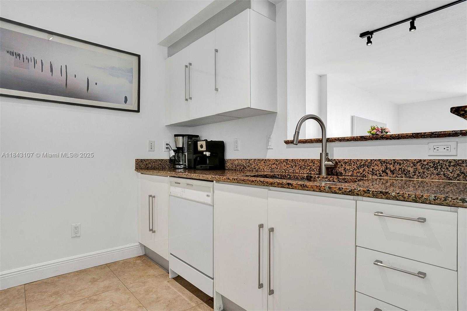 Small Image of 335 SOUTH BISCAYNE BLVD #2910, Miami Number 18