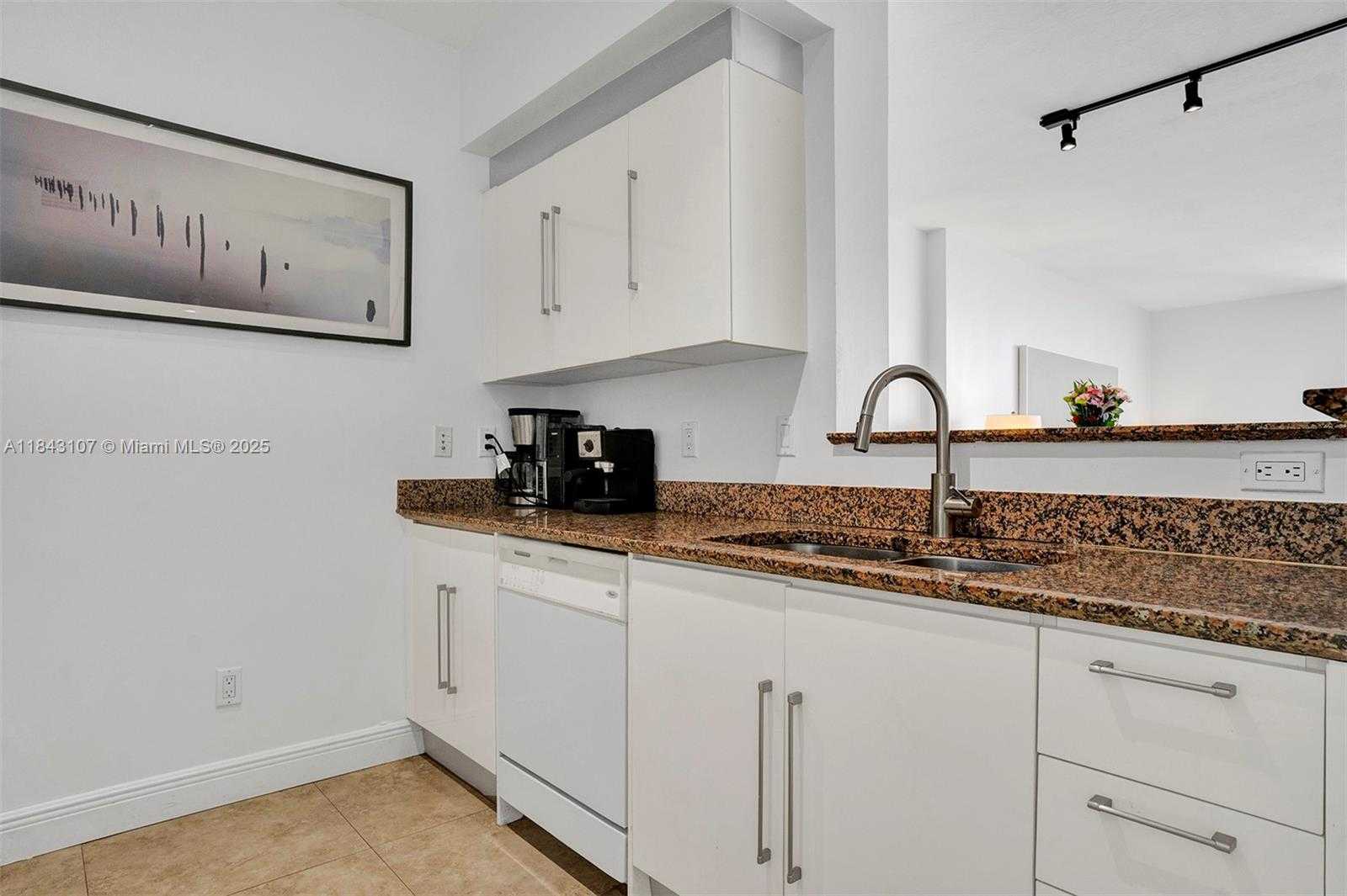 Small Image of 335 SOUTH BISCAYNE BLVD #2910, Miami Number 23