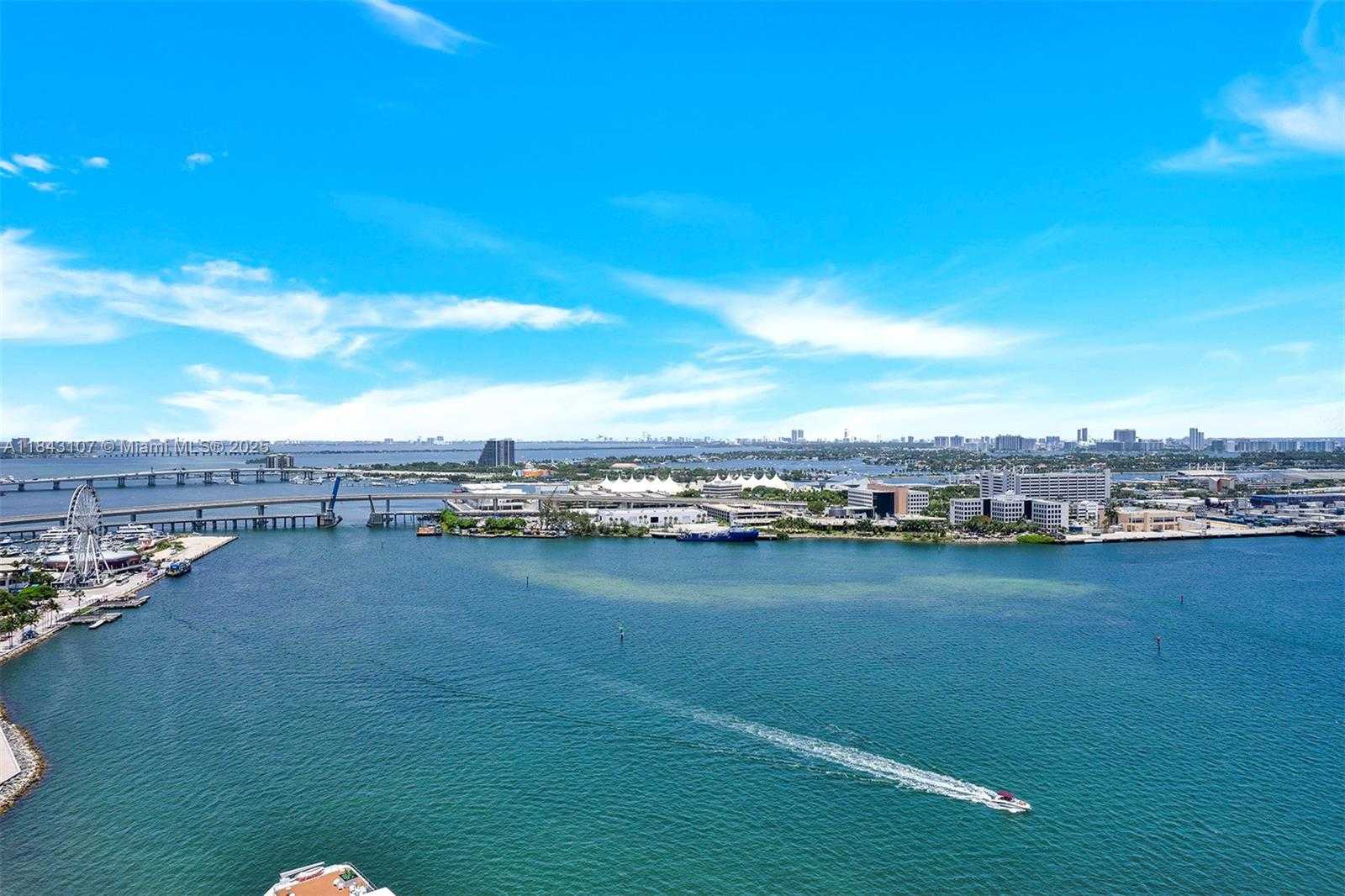Small Image of 335 SOUTH BISCAYNE BLVD #2910, Miami Number 3