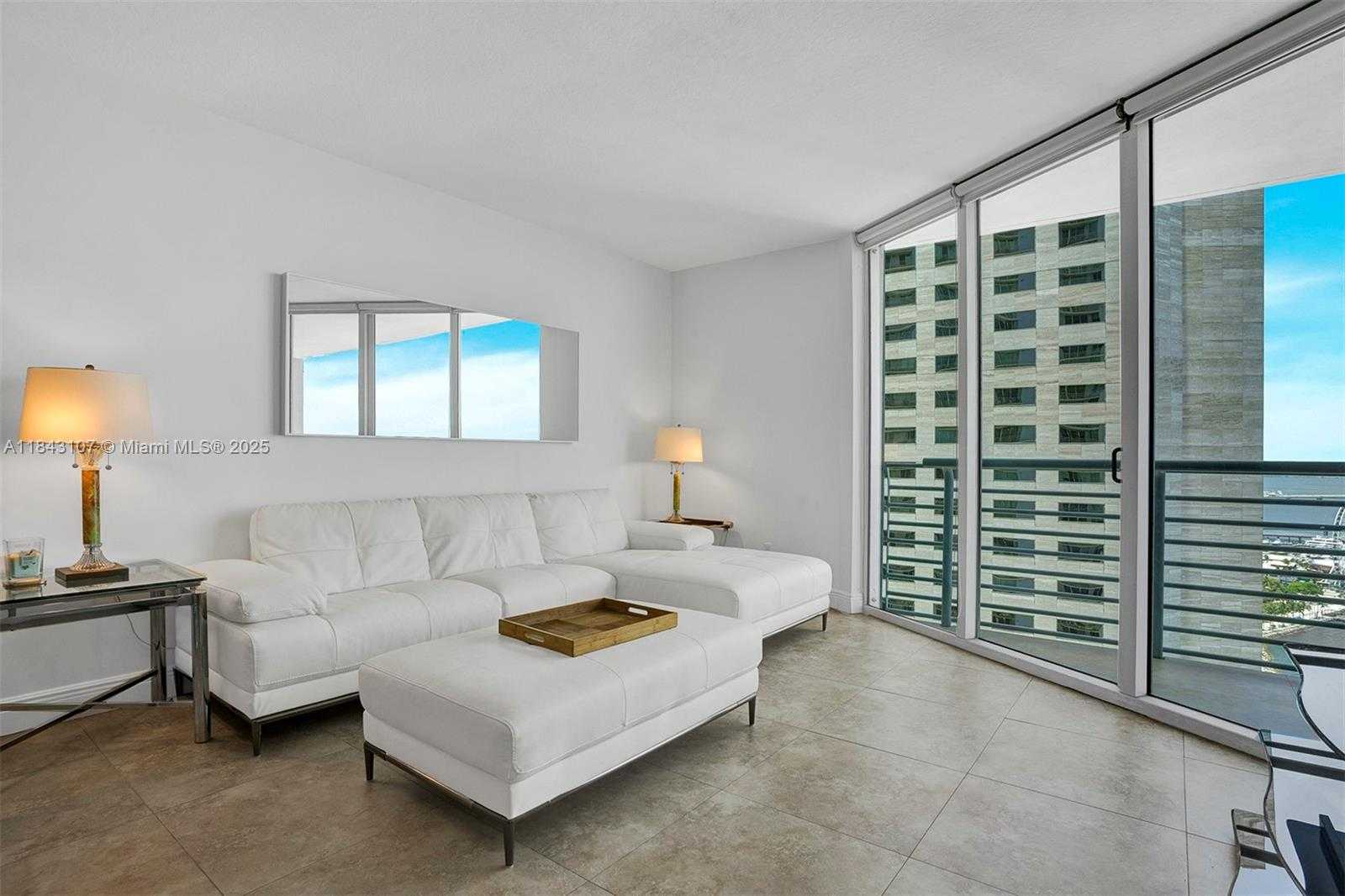 Small Image of 335 SOUTH BISCAYNE BLVD #2910, Miami Number 4