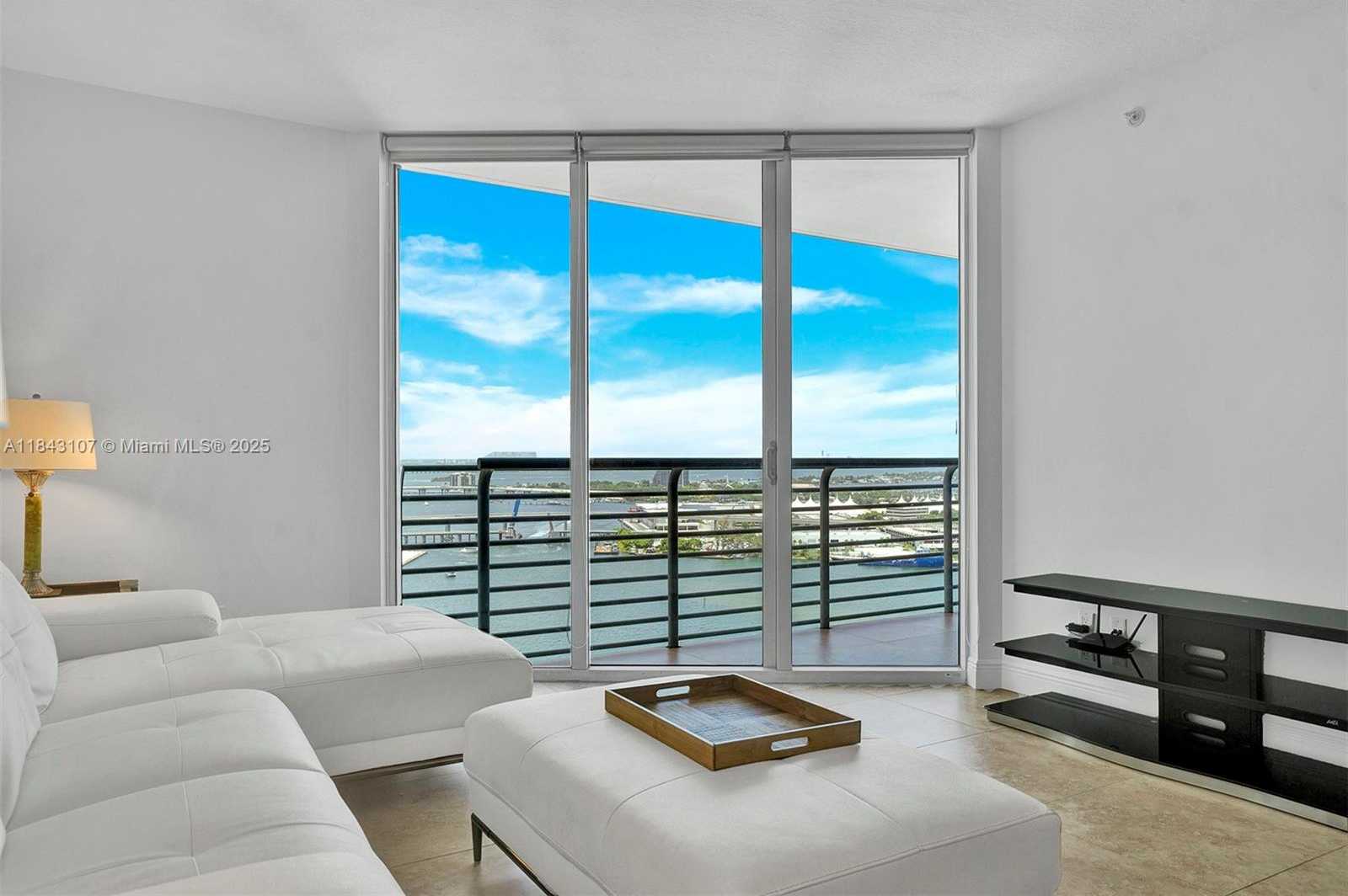 Small Image of 335 SOUTH BISCAYNE BLVD #2910, Miami Number 5
