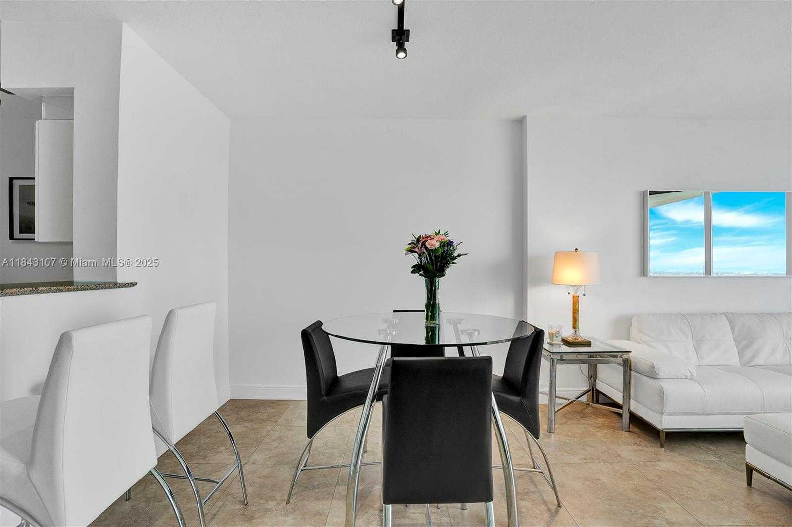 Small Image of 335 SOUTH BISCAYNE BLVD #2910, Miami Number 8