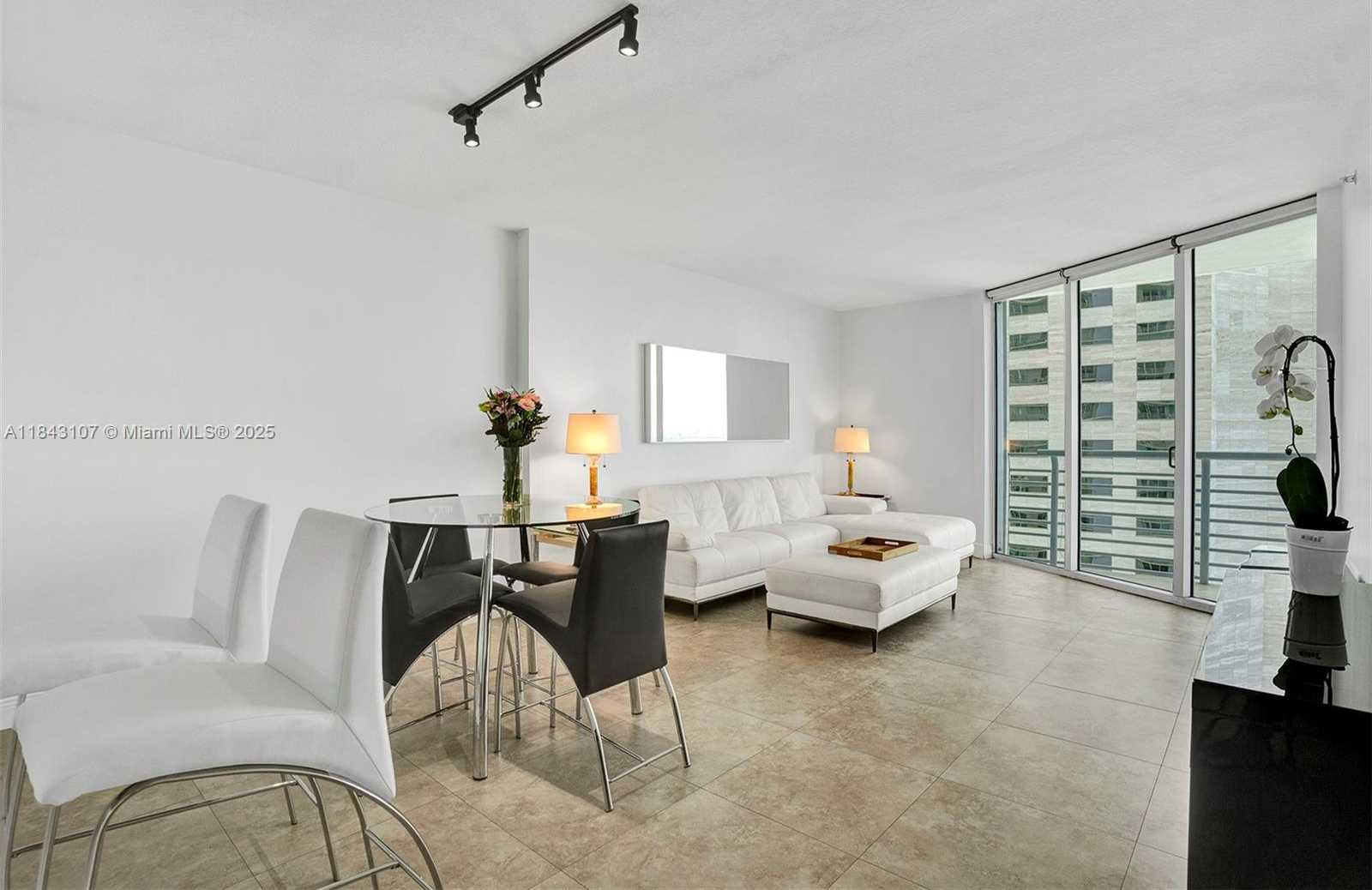 Small Image of 335 SOUTH BISCAYNE BLVD #2910, Miami Number 9
