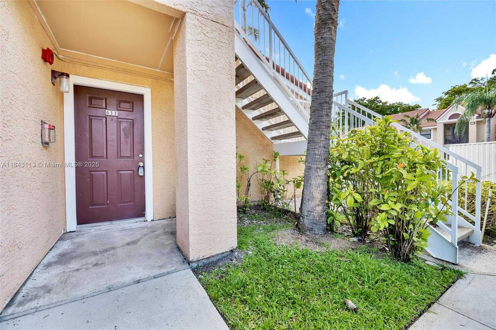 Small Image of 15560 SOUTH WEST 104TH TER #611, Miami Number 25