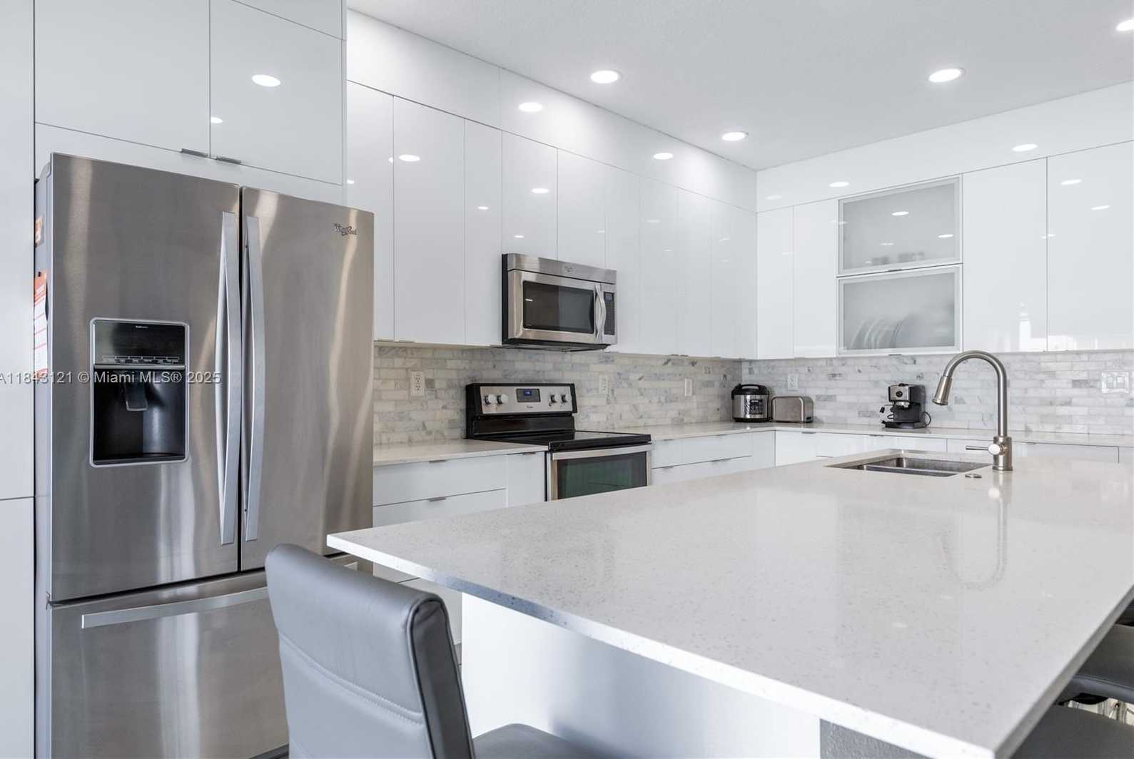 Small Image of 5622 NORTH WEST 112 CT, Doral Number 10
