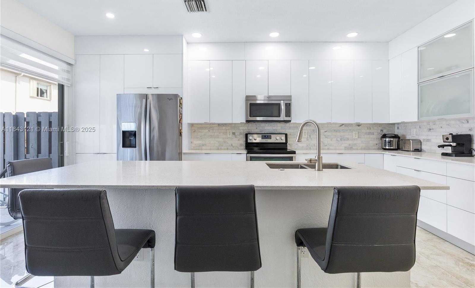 Small Image of 5622 NORTH WEST 112 CT, Doral Number 11