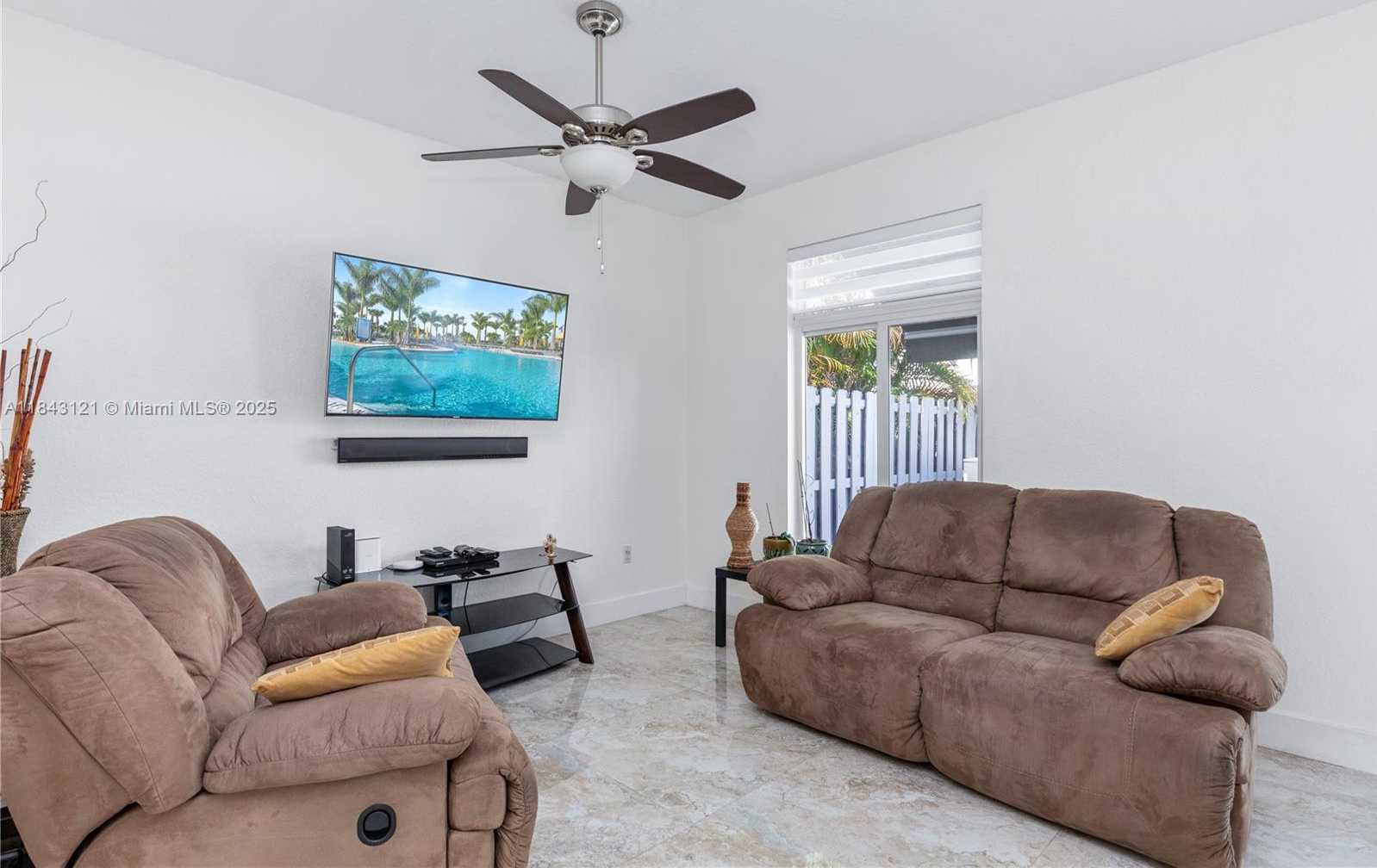 Small Image of 5622 NORTH WEST 112 CT, Doral Number 13
