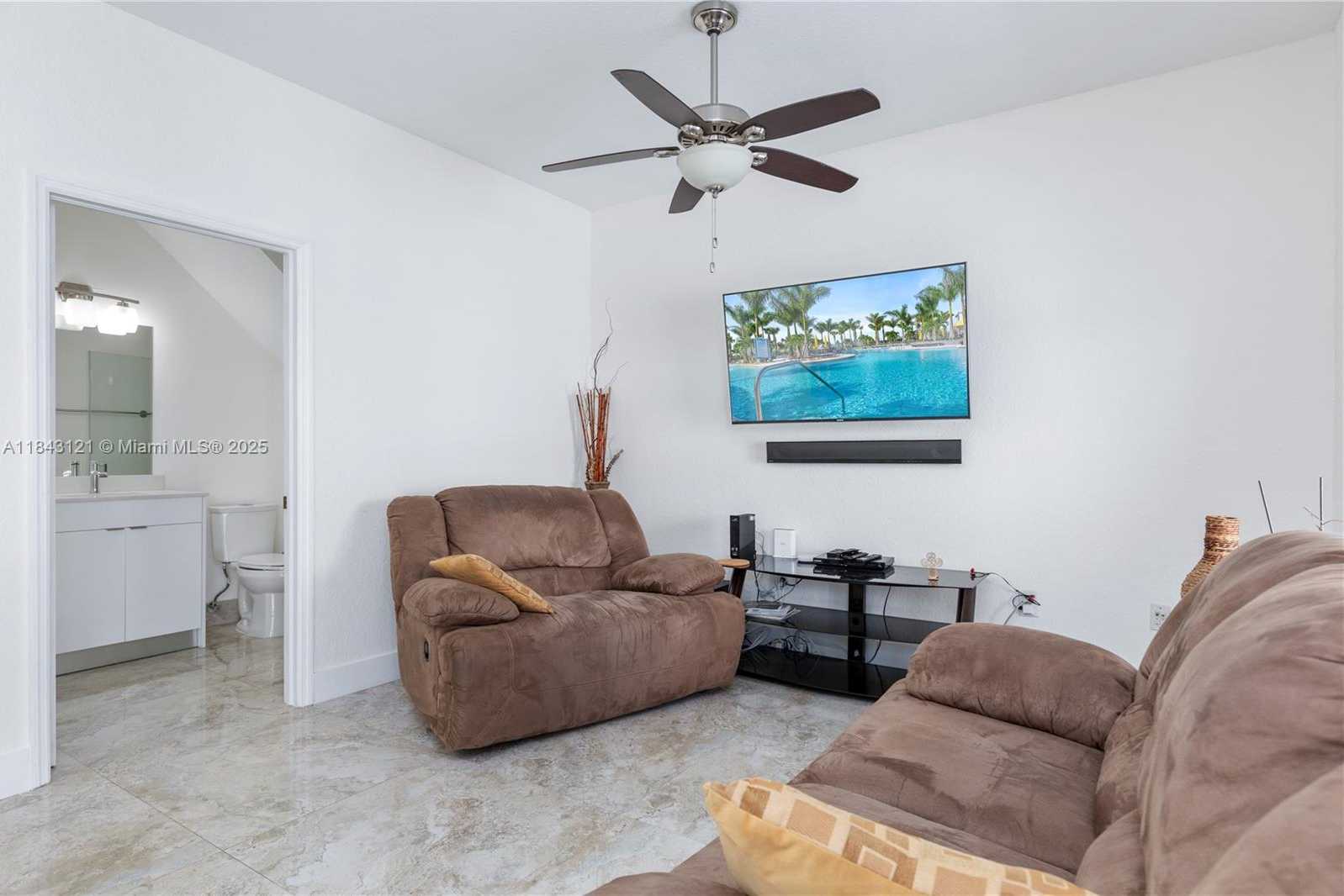 Small Image of 5622 NORTH WEST 112 CT, Doral Number 14