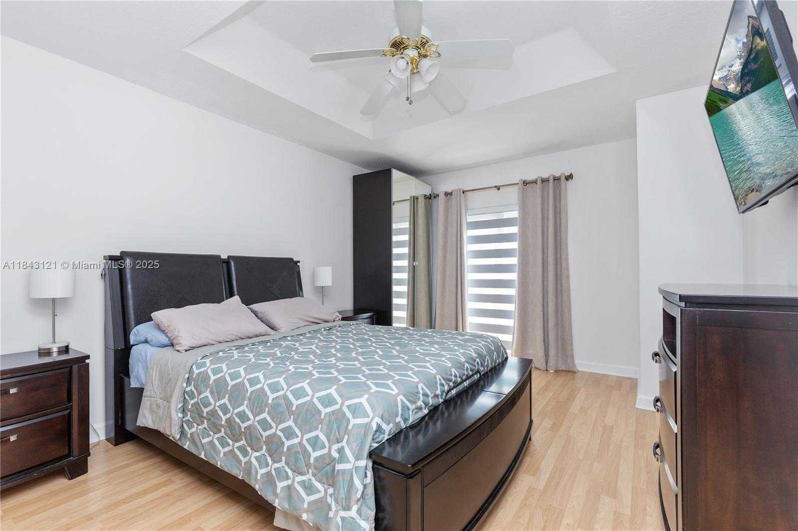 Small Image of 5622 NORTH WEST 112 CT, Doral Number 17