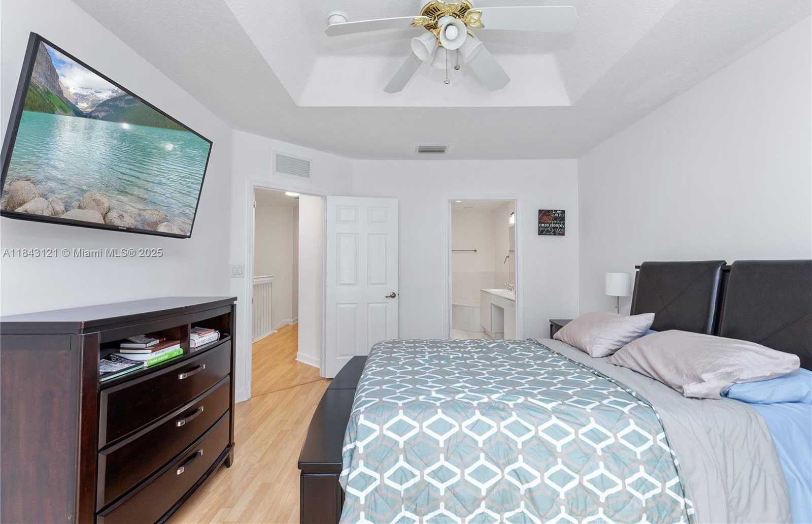 Small Image of 5622 NORTH WEST 112 CT, Doral Number 18