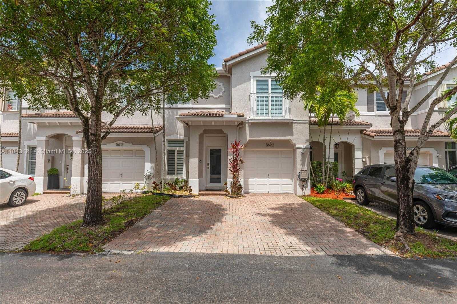 Small Image of 5622 NORTH WEST 112 CT, Doral Number 2