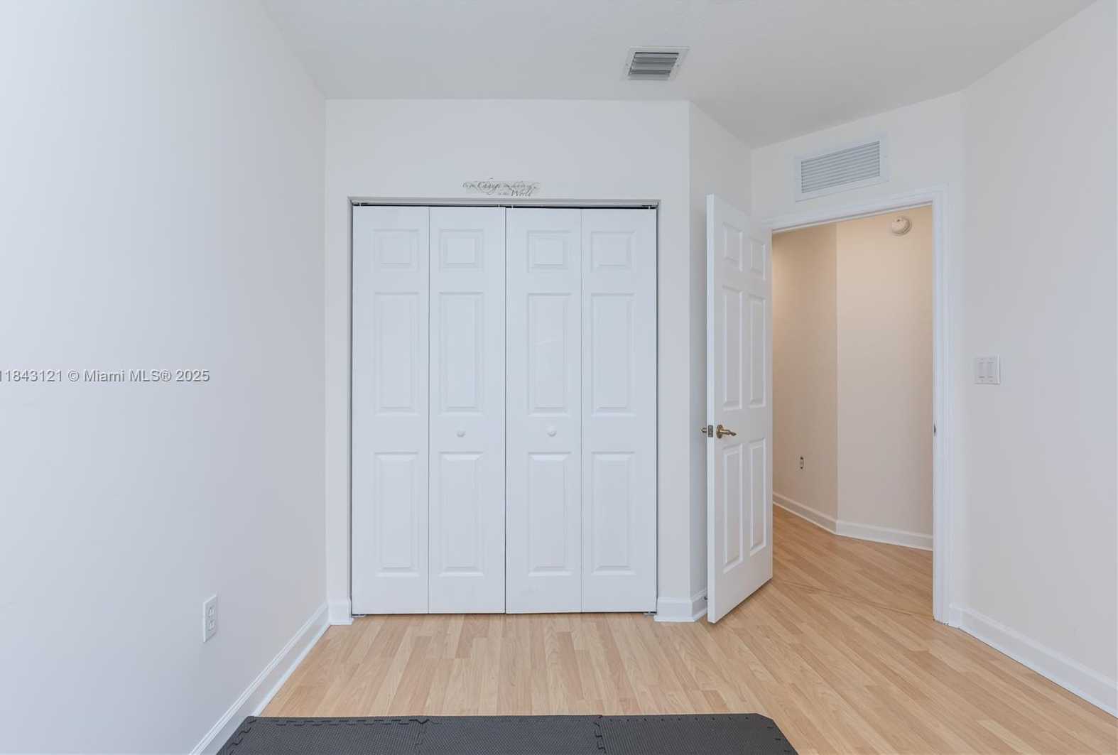 Small Image of 5622 NORTH WEST 112 CT, Doral Number 24