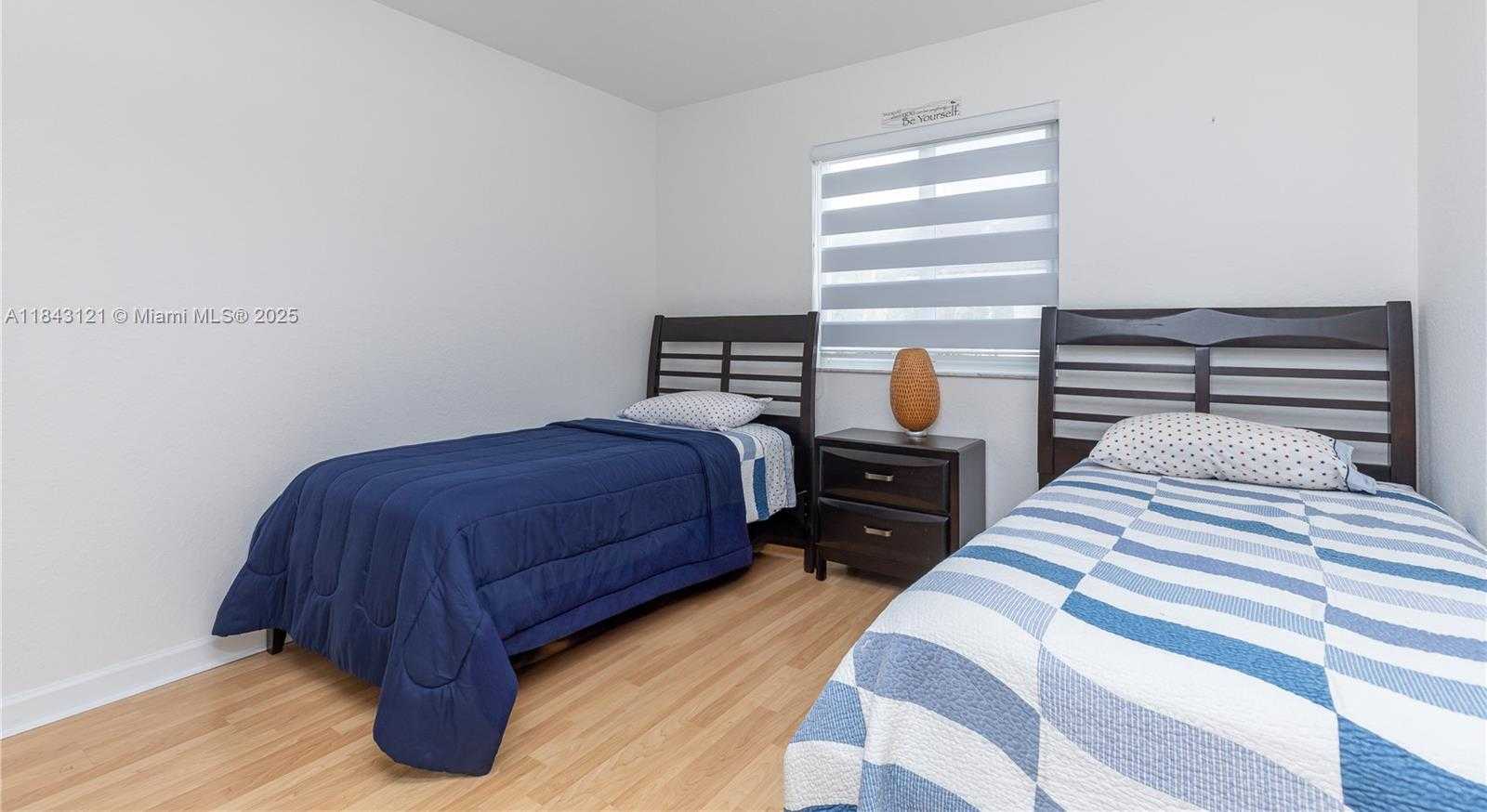Small Image of 5622 NORTH WEST 112 CT, Doral Number 26