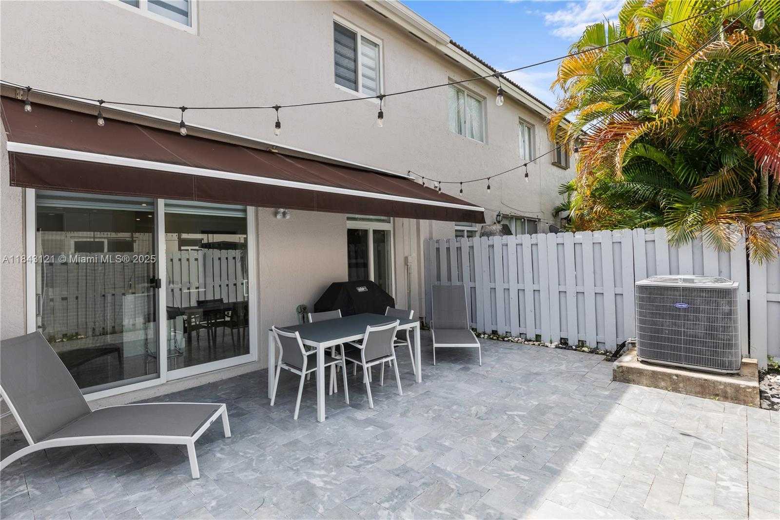 Small Image of 5622 NORTH WEST 112 CT, Doral Number 32