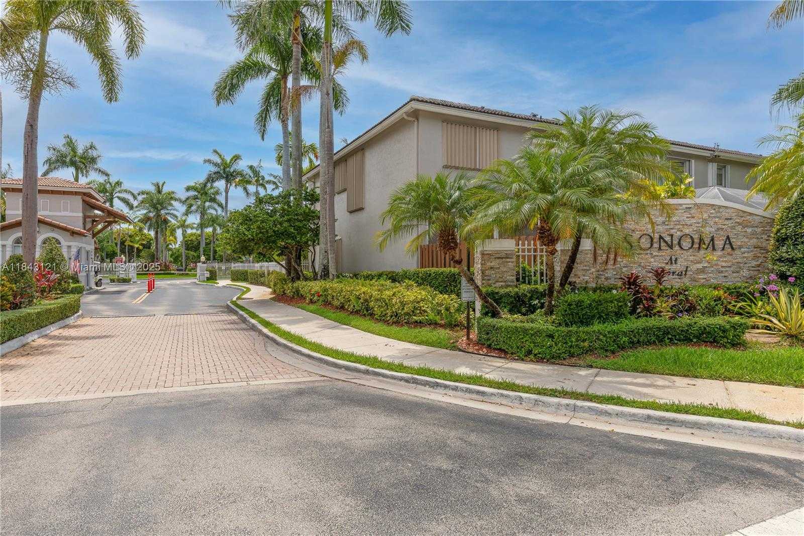 Small Image of 5622 NORTH WEST 112 CT, Doral Number 35