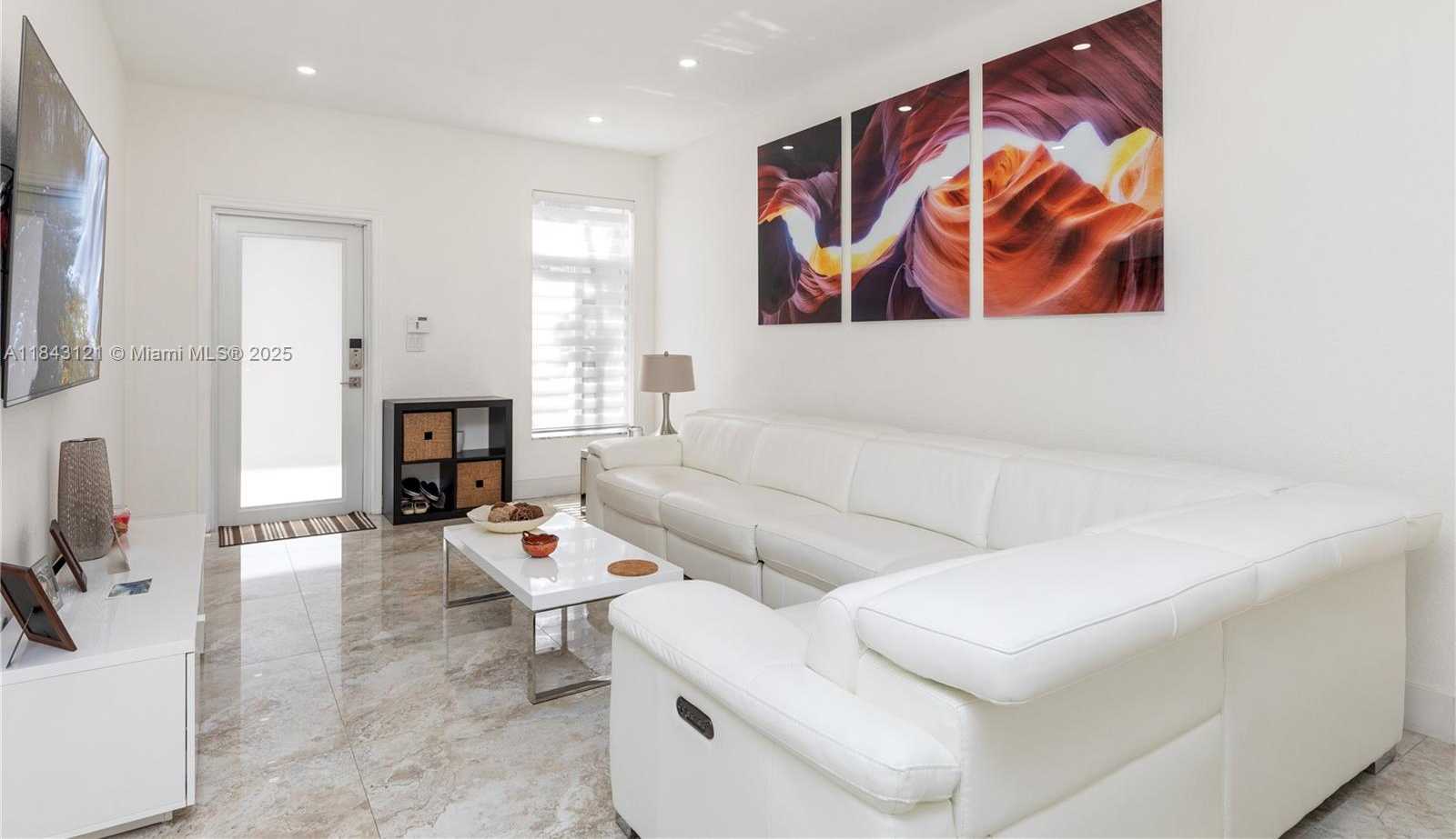 Small Image of 5622 NORTH WEST 112 CT, Doral Number 6
