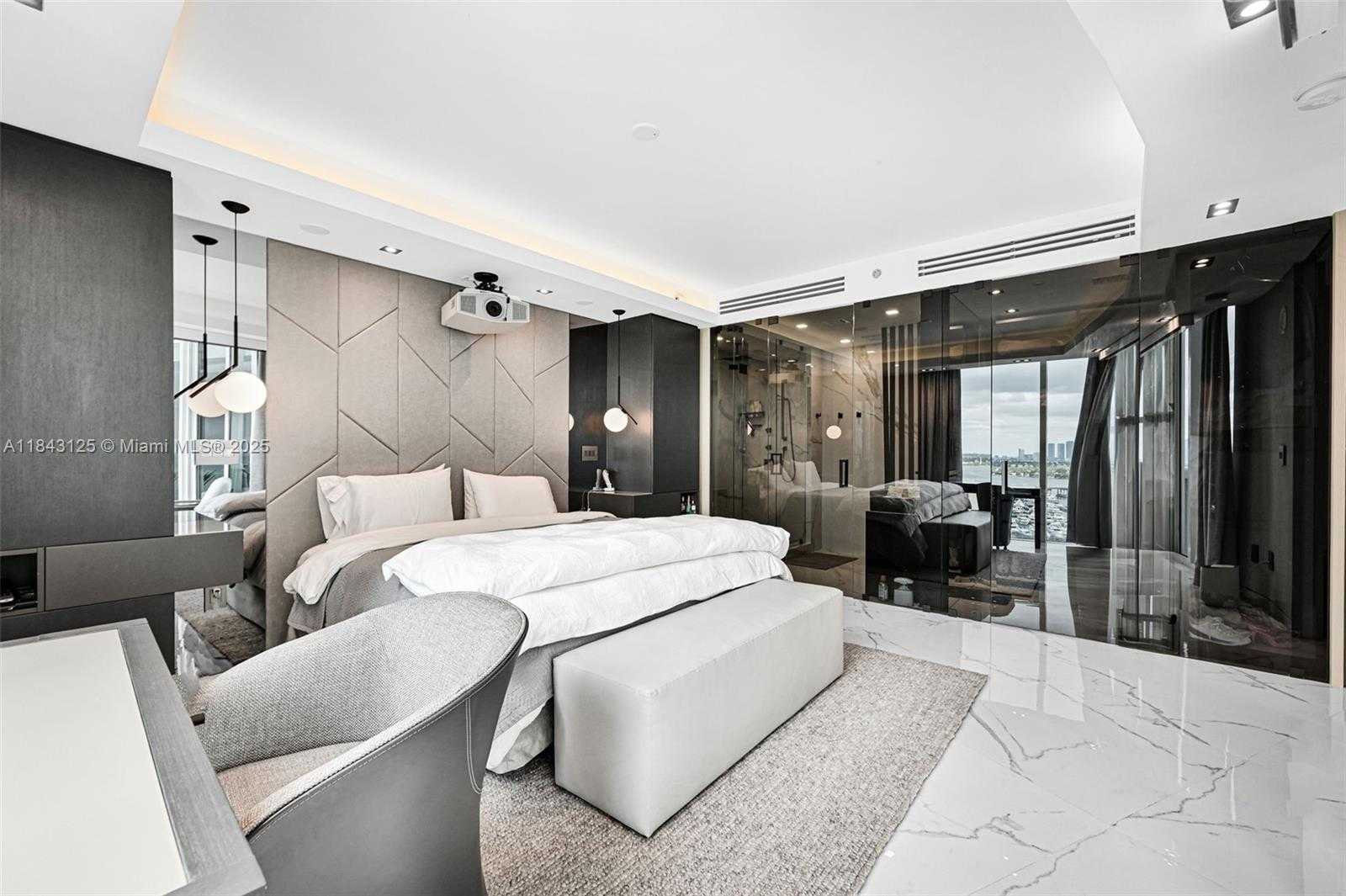 Small Image of 1000 SOUTH POINTE DR #1706, Miami Beach Number 25