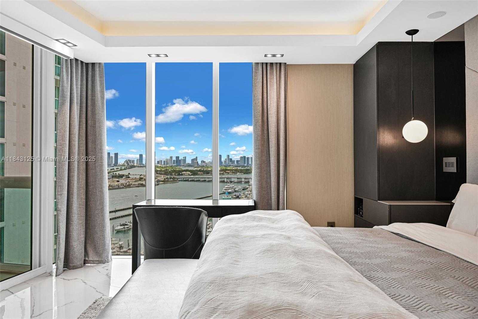 Small Image of 1000 SOUTH POINTE DR #1706, Miami Beach Number 27