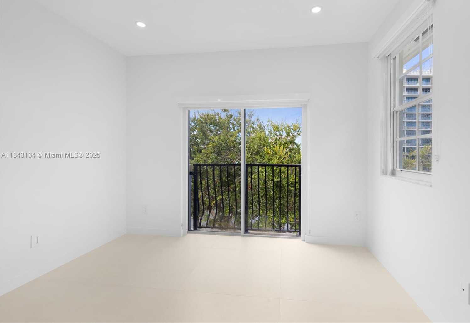 Small Image of 3215 NORTH EAST 184TH ST #14407, Aventura Number 31