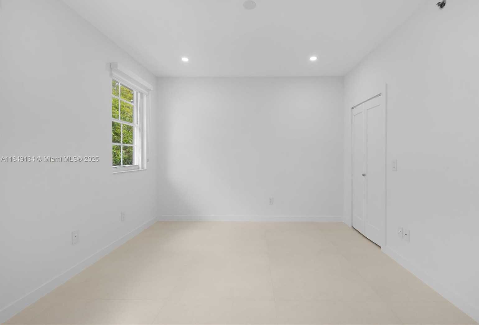 Small Image of 3215 NORTH EAST 184TH ST #14407, Aventura Number 36