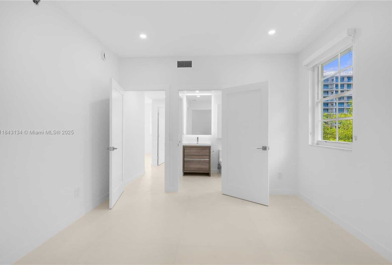 Small Image of 3215 NORTH EAST 184TH ST #14407, Aventura Number 38