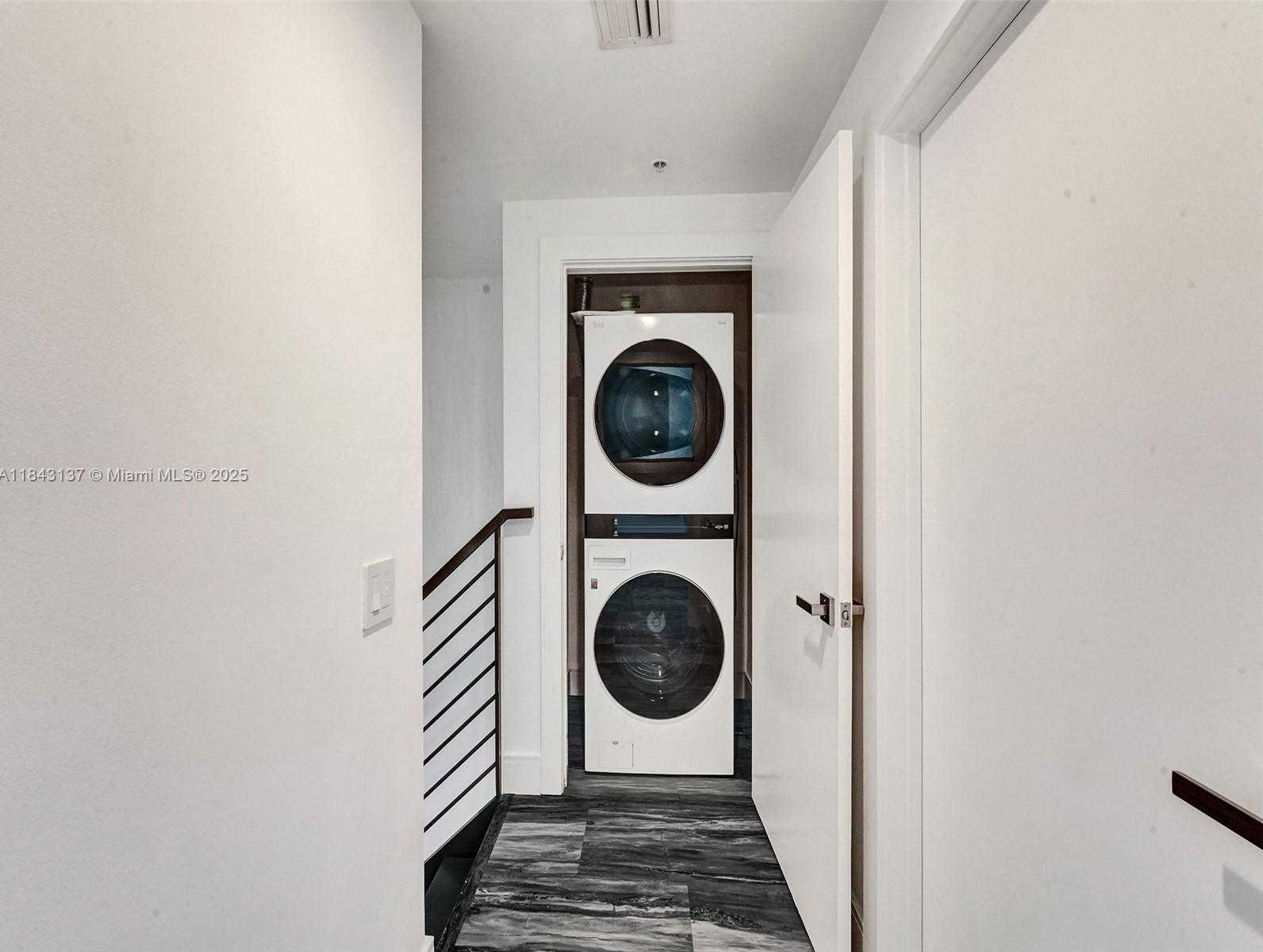 Small Image of 60 SOUTH WEST 13TH ST #3224, Miami Number 21