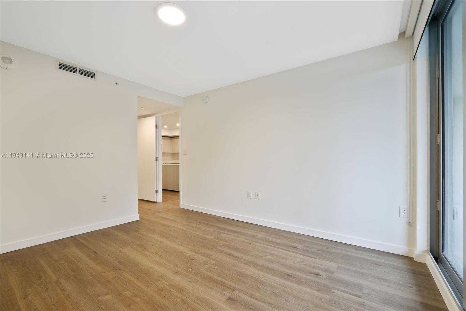 Small Image of 1500 BAY RD #N-0927, Miami Beach Number 13