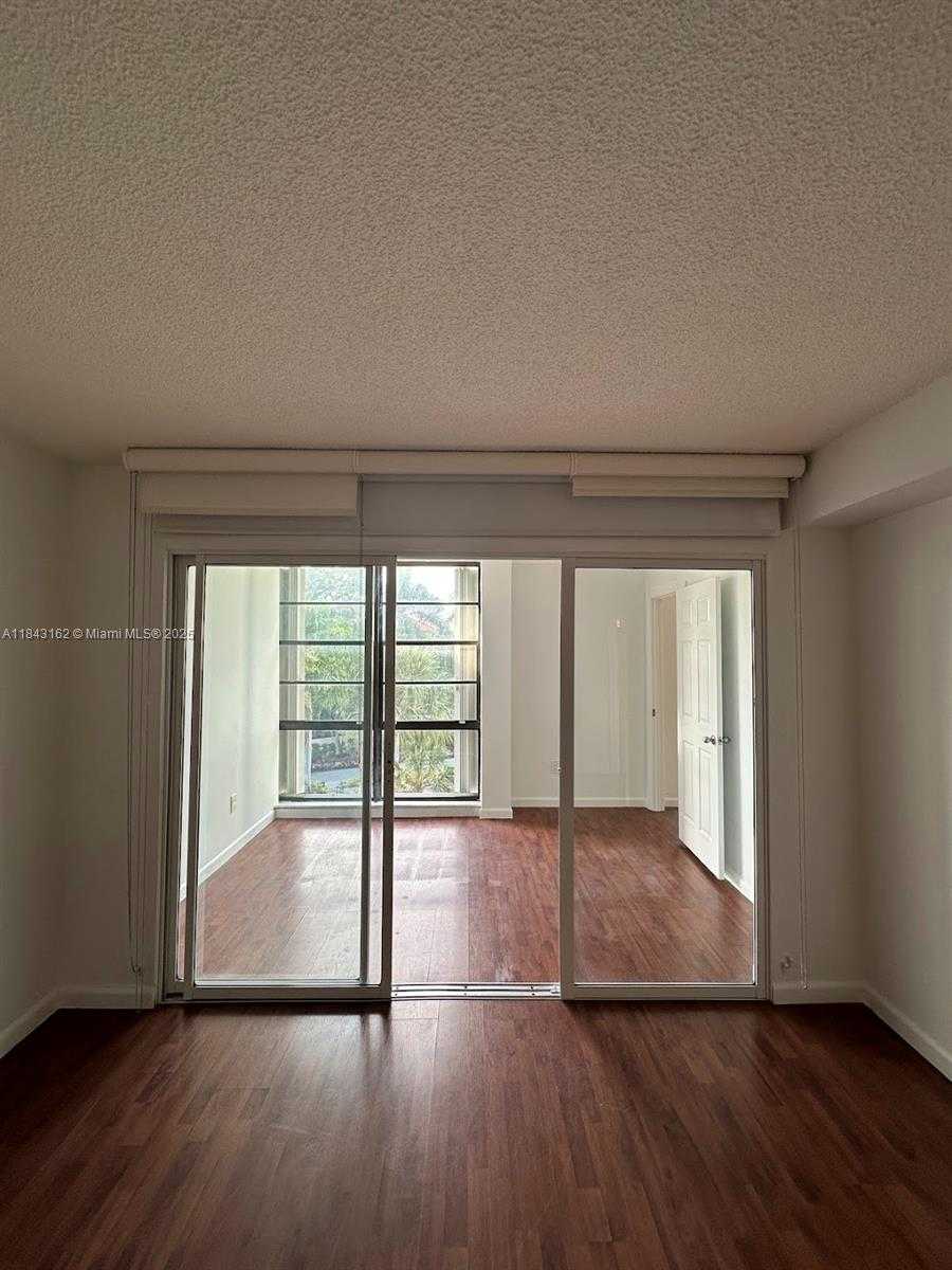 Small Image of 100 OCEAN LANE DR #403, Key Biscayne Number 20