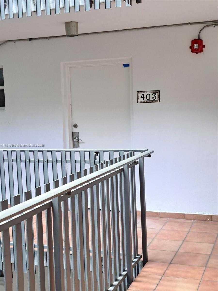 Small Image of 100 OCEAN LANE DR #403, Key Biscayne Number 24