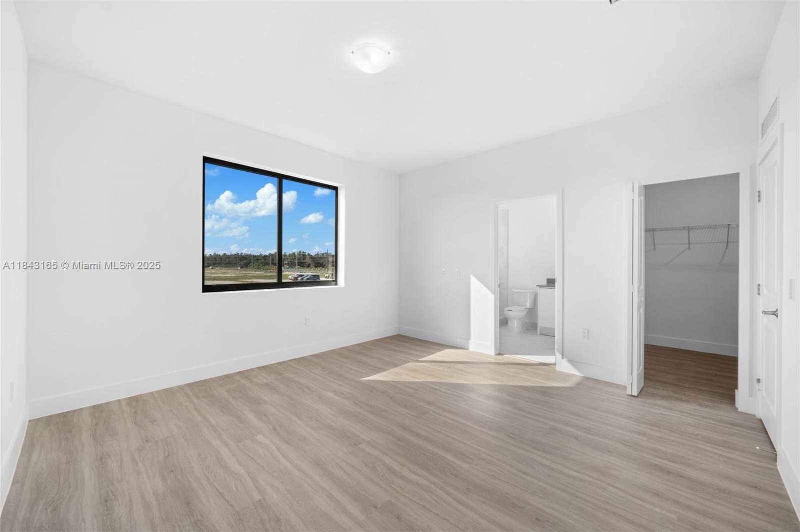 Small Image of 34524 SOUTH WEST 190TH AVE #34524, Miami Number 2