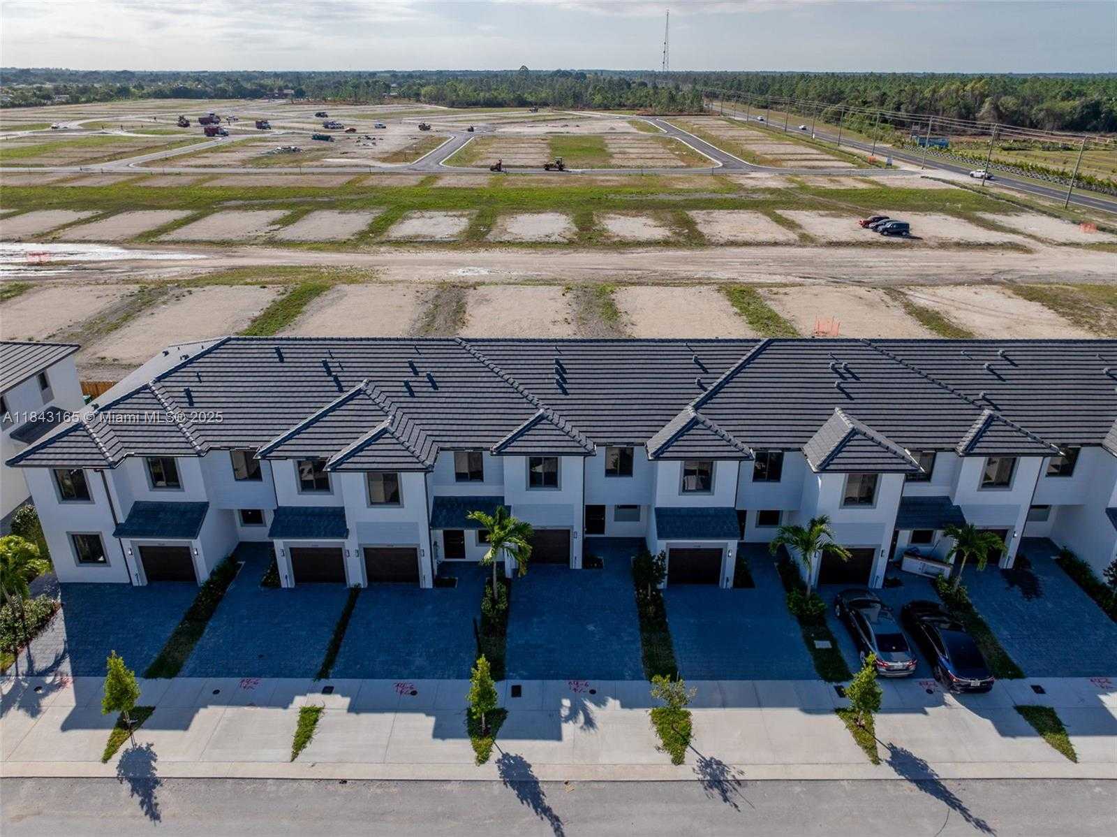 Small Image of 34524 SOUTH WEST 190TH AVE #34524, Miami Number 22