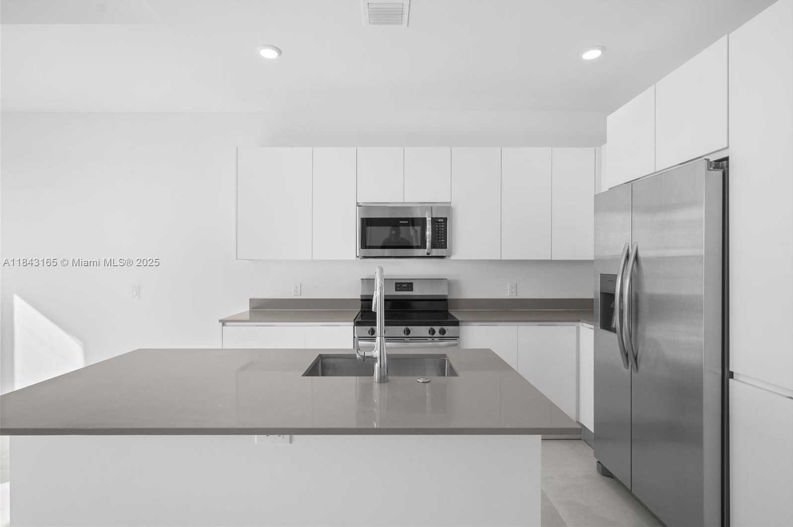 Small Image of 34524 SOUTH WEST 190TH AVE #34524, Miami Number 5