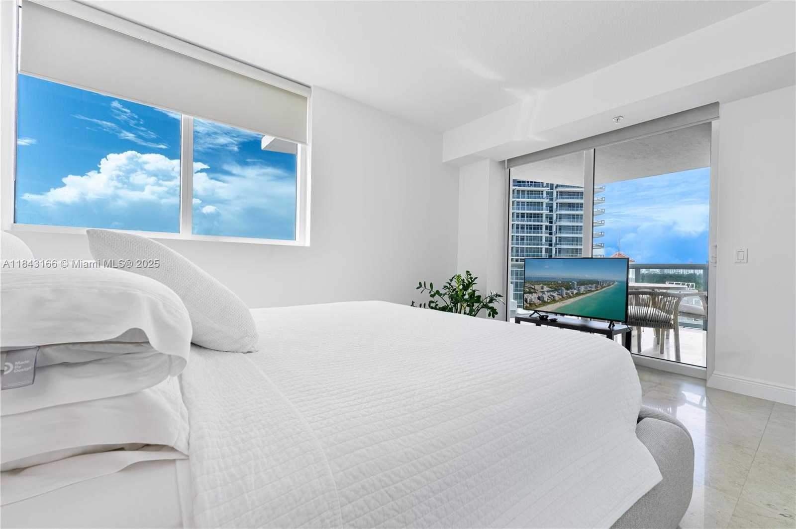 Small Image of 3801 COLLINS AVE #1105, Miami Beach Number 17