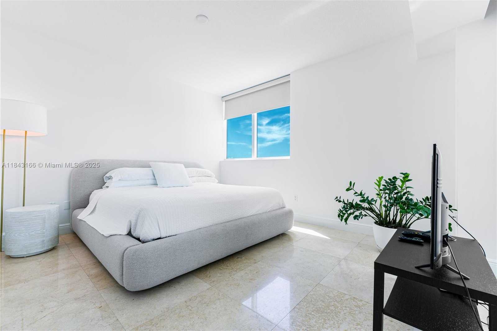 Small Image of 3801 COLLINS AVE #1105, Miami Beach Number 19