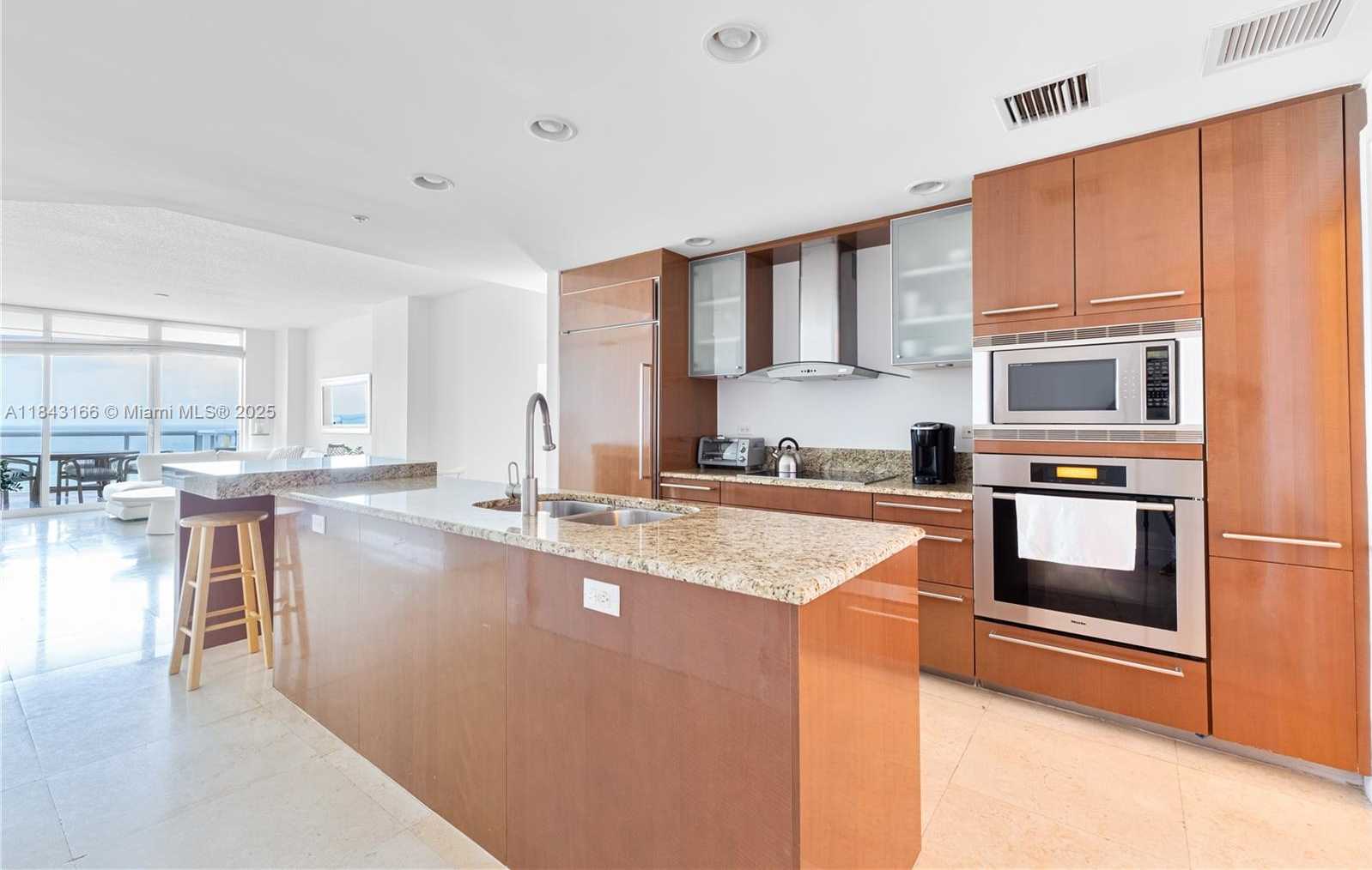 Small Image of 3801 COLLINS AVE #1105, Miami Beach Number 21