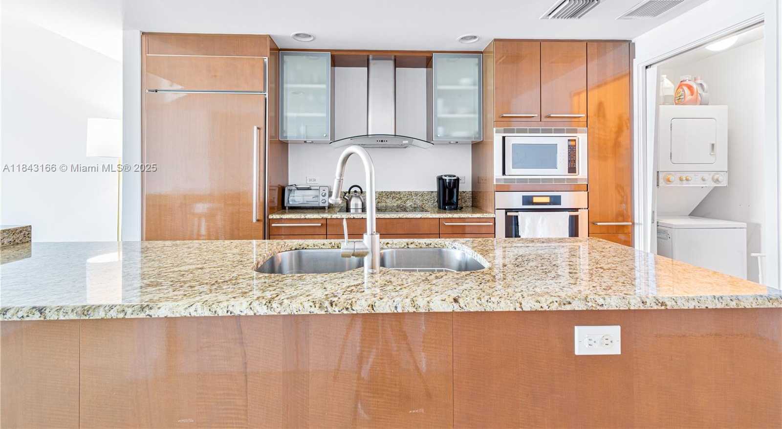 Small Image of 3801 COLLINS AVE #1105, Miami Beach Number 22
