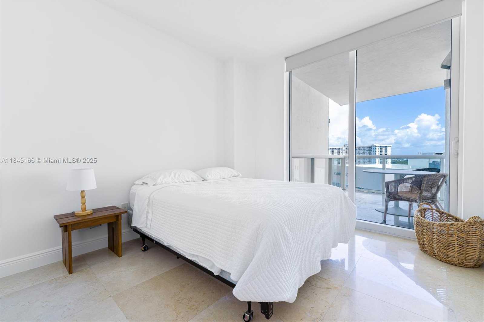 Small Image of 3801 COLLINS AVE #1105, Miami Beach Number 32