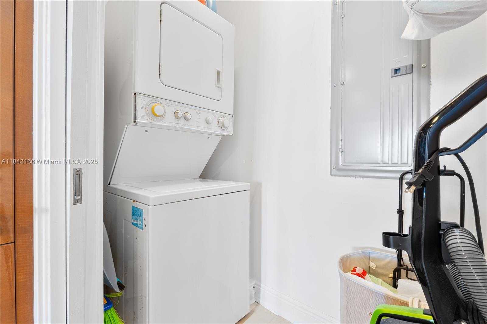 Small Image of 3801 COLLINS AVE #1105, Miami Beach Number 34