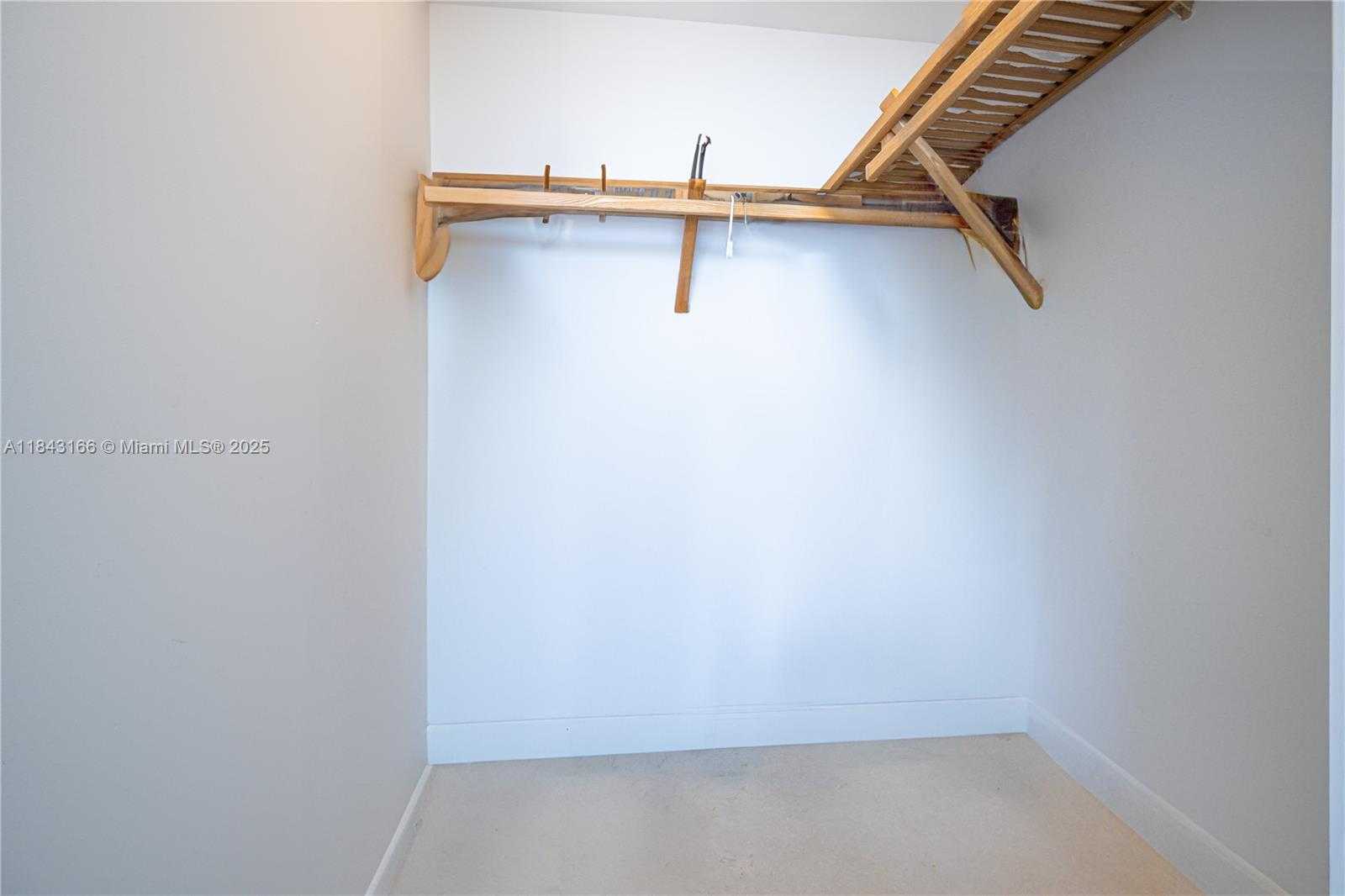 Small Image of 3801 COLLINS AVE #1105, Miami Beach Number 41