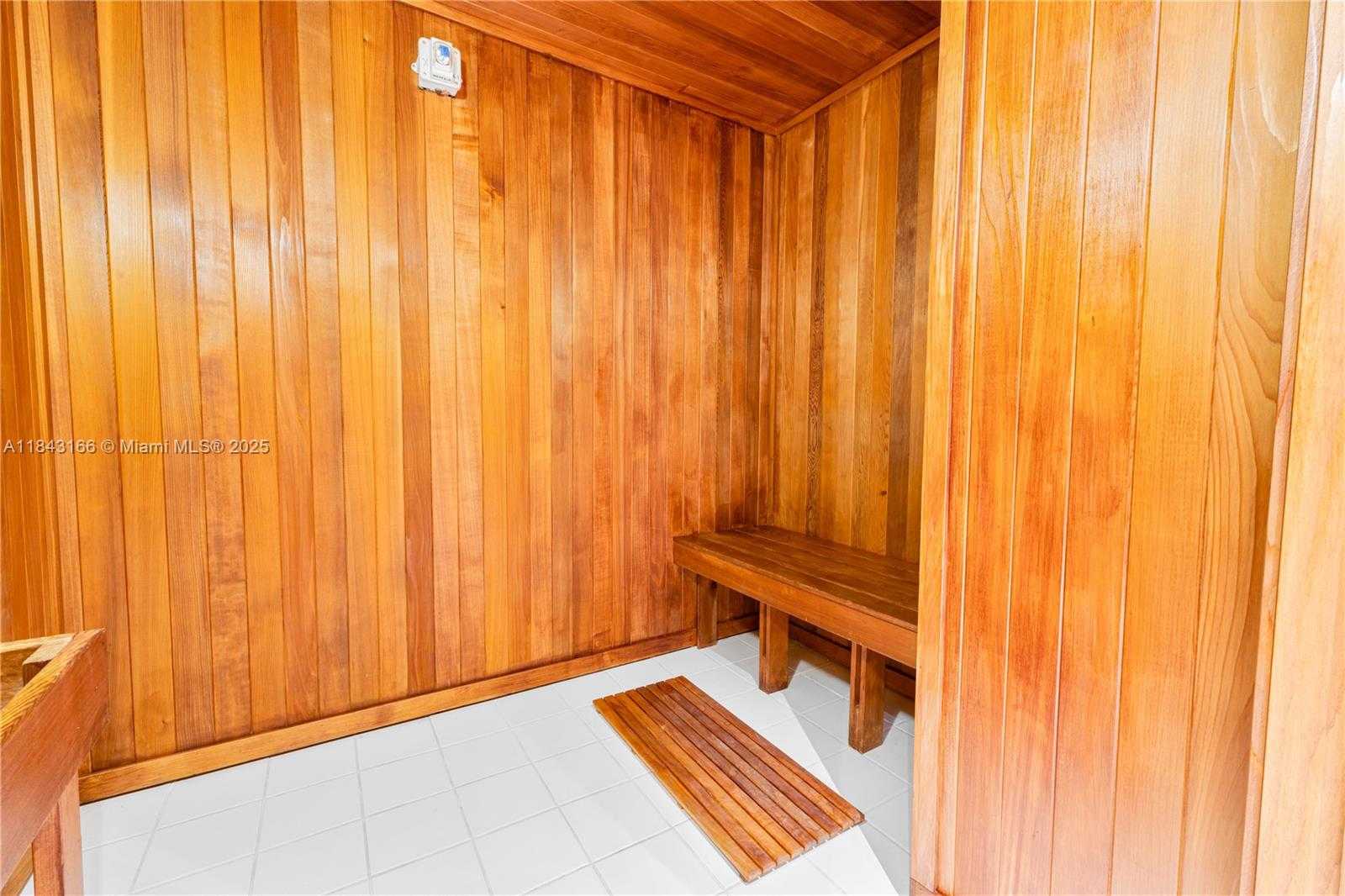 Small Image of 3801 COLLINS AVE #1105, Miami Beach Number 45