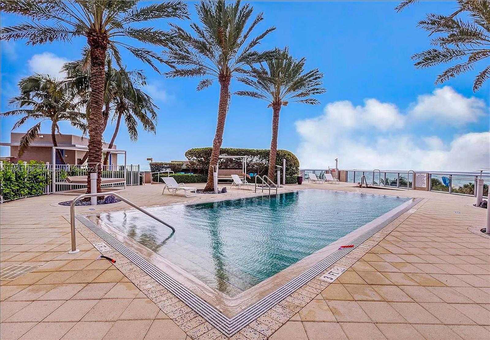 Small Image of 3801 COLLINS AVE #1105, Miami Beach Number 48