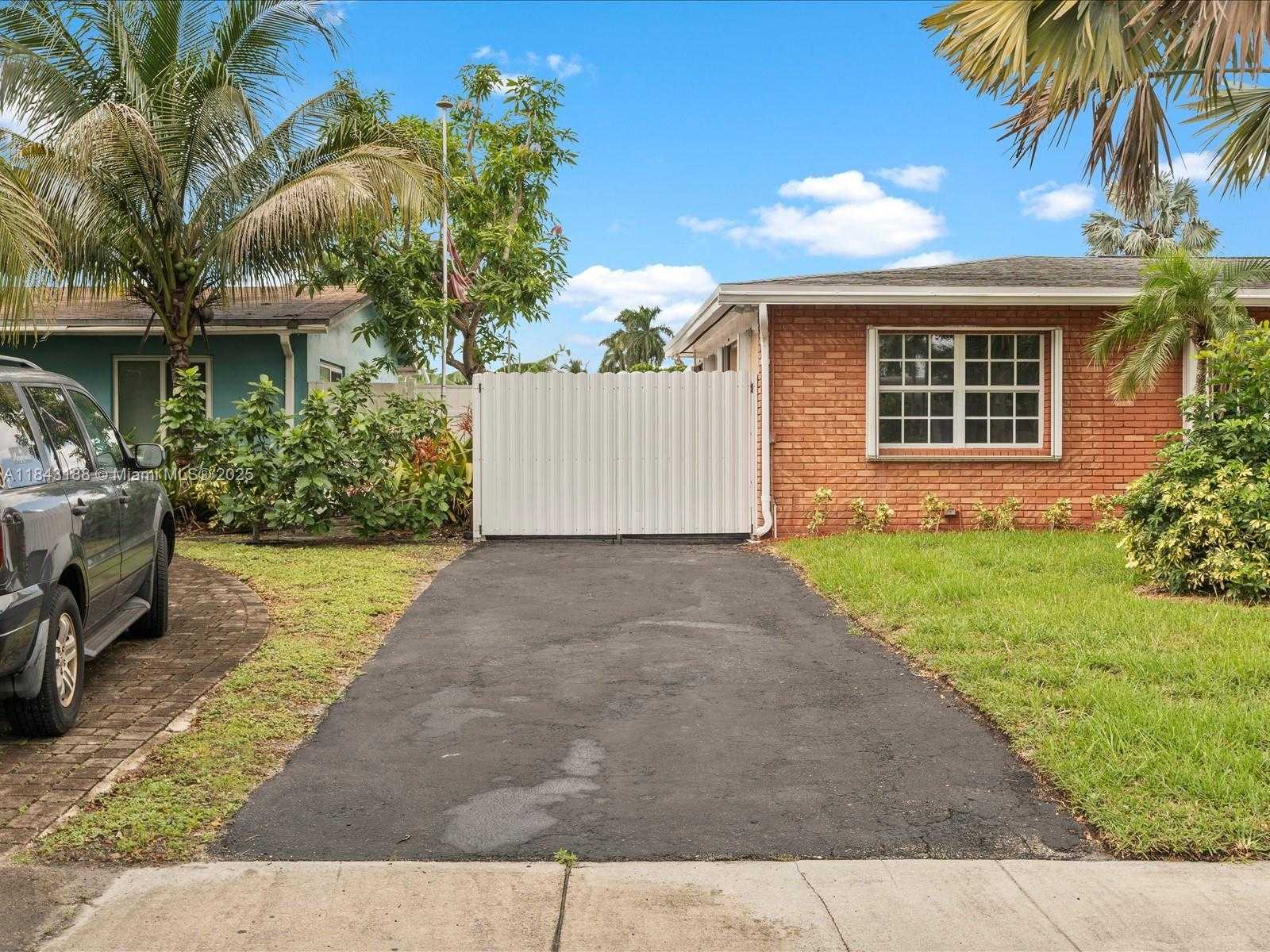 Small Image of 1501 SOUTH WEST 57TH AVE, Plantation Number 11