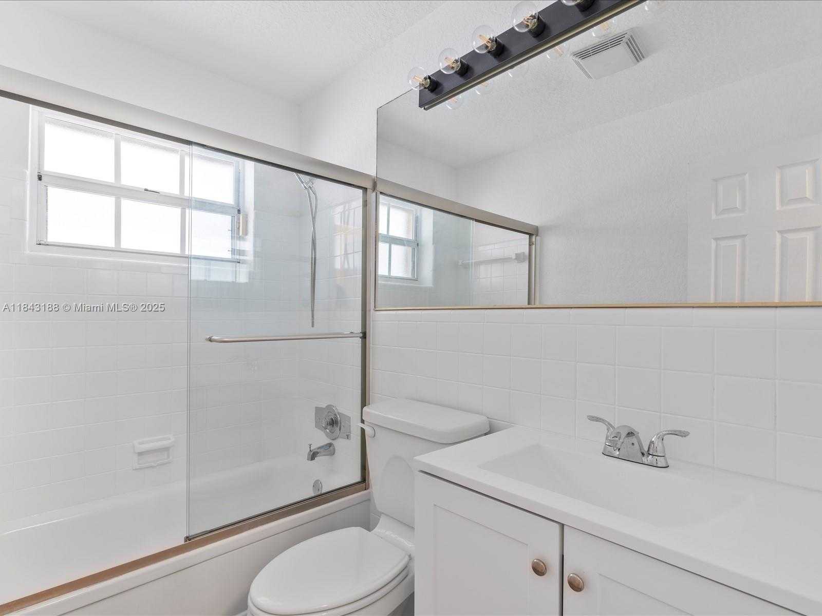 Small Image of 1501 SOUTH WEST 57TH AVE, Plantation Number 33
