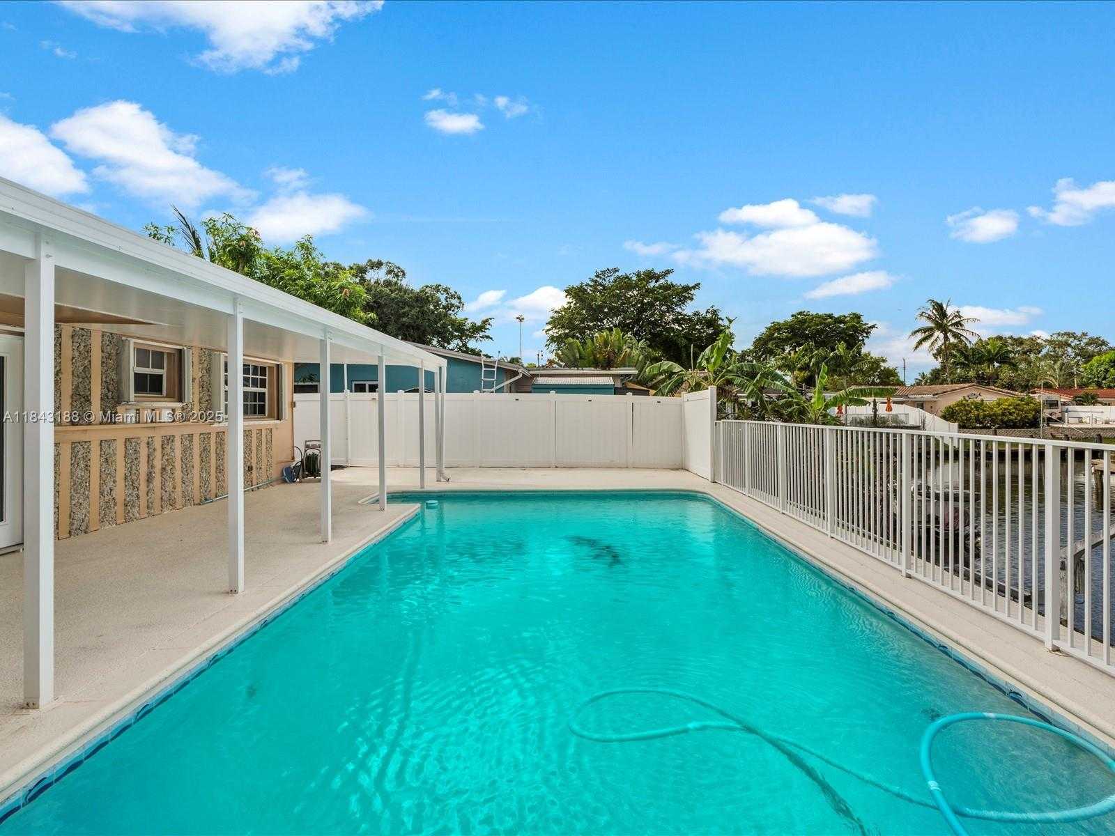Small Image of 1501 SOUTH WEST 57TH AVE, Plantation Number 4